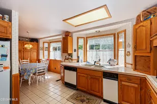 27618 W Shore Rd, Lake Arrowhead, CA 92352 - Photo 19