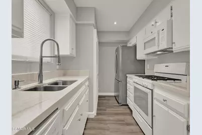 4230 Whitsett Avenue #9, Studio City, CA 91604 - Photo 17