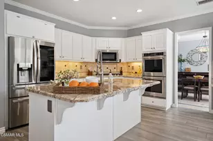 206 Shady Hills Ct, Simi Valley, CA 93065 - Photo 15