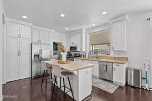 15455 Glenoaks Blvd, Sylmar, CA 91342 - Photo 5