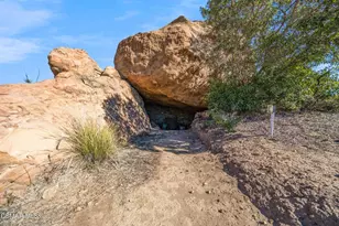 10200 Lilac Ln, Chatsworth, CA 91311 - Photo 37