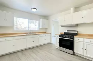 4327 Lou Dr, Simi Valley, CA 93063 - Photo 9