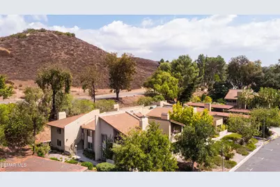 224 Oakleaf Drive #105, Thousand Oaks, CA 91360 - Photo 3