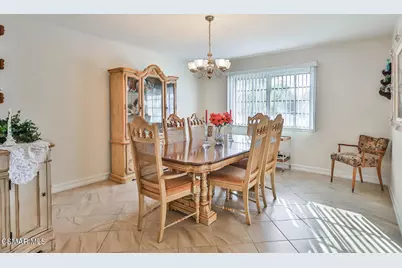 5260 Edgeware Drive, Calabasas, CA 91301 - Photo 11