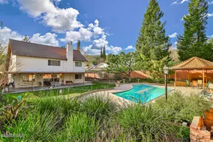 5260 Edgeware Dr, Calabasas, CA 91301 - Photo 1