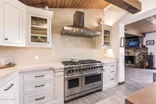 356 E Carlisle Rd, Thousand Oaks, CA 91361 - Photo 13
