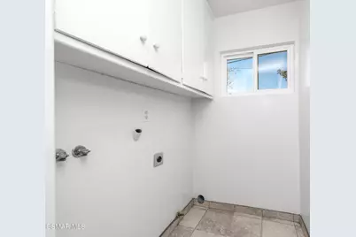 22002 Ybarra Road, Woodland Hills, CA 91364 - Photo 21