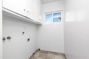 22002 Ybarra Rd, Woodland Hills, CA 91364 - Photo 21