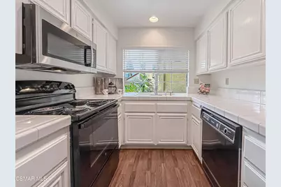 675 Oak Run Trail #206, Oak Park, CA 91377 - Photo 11