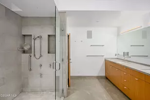 3681 Alomar Dr, Sherman Oaks, CA 91423 - Photo 35