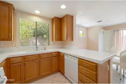 5657 Pansy Street, Simi Valley, CA 93063 - Photo 13