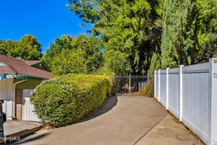 15877 Beaver Run Rd, Canyon Country, CA 91387 - Photo 5