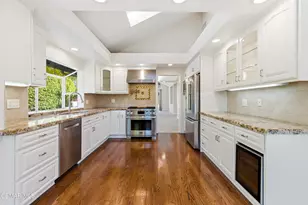 325 Cherry Hills Ct, Thousand Oaks, CA 91320 - Photo 13