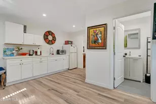 8225 Fallbrook Ave, West Hills, CA 91304 - Photo 25