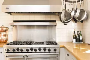 4658 Del Moreno Dr, Woodland Hills, CA 91364 - Photo 13