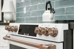 5473 Spanish Oak Ln, Oak Park, CA 91377 - Photo 5