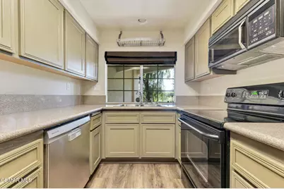 5728 Oak Bend Lane #107, Oak Park, CA 91377 - Photo 9
