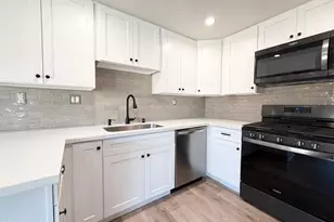 213 Estrellita Ln, Oak Park, CA 91377 - Photo 3