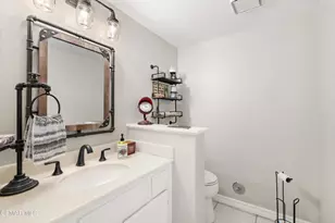 680 Sedgeworth Ct, Simi Valley, CA 93065 - Photo 13