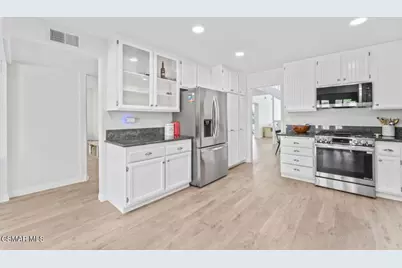 559 Racquet Club Lane, Thousand Oaks, CA 91360 - Photo 11