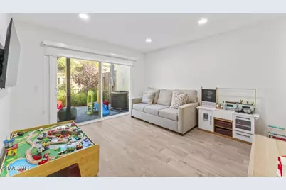 559 Racquet Club Lane, Thousand Oaks, CA 91360 - Photo 13