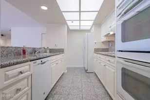 10660 Wilshire Blvd, Los Angeles, CA 90024 - Photo 35