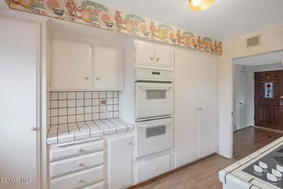 23325 Bessemer Street, Woodland Hills, CA 91367 - Photo 13