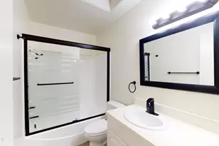 1137 Bright Glen Cir, Westlake Village, CA 91361 - Photo 13