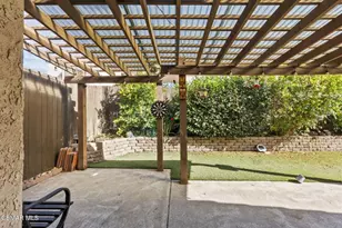 2508 Glenhurst Ct, Simi Valley, CA 93063 - Photo 31