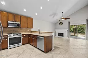 2508 Glenhurst Ct, Simi Valley, CA 93063 - Photo 15