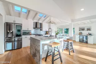 5101 Calatrana Dr, Woodland Hills, CA 91364 - Photo 7