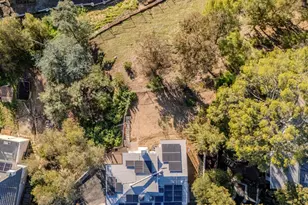 5101 Calatrana Dr, Woodland Hills, CA 91364 - Photo 25