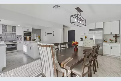 20448 Calhaven Drive, Saugus, CA 91390 - Photo 7