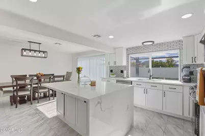 20448 Calhaven Drive, Saugus, CA 91390 - Photo 5