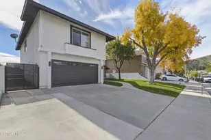 20448 Calhaven Dr, Saugus, CA 91390 - Photo 25