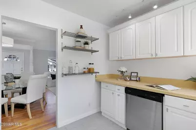 18020 Collins Street, Encino, CA 91316 - Photo 15