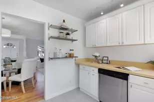 18020 Collins St, Encino, CA 91316 - Photo 15