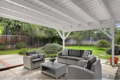 18020 Collins Street, Encino, CA 91316 - Photo 27