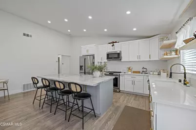 18712 Vicci Street, Canyon Country, CA 91351 - Photo 7