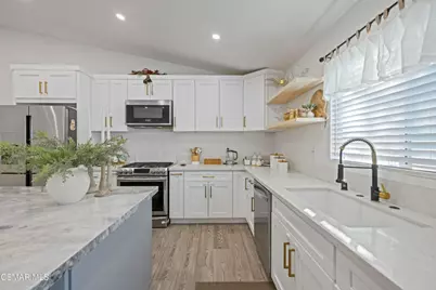 18712 Vicci Street, Canyon Country, CA 91351 - Photo 11