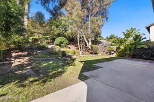 317 Los Vientos Dr, Newbury Park, CA 91320 - Photo 23