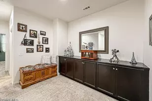 26707 Lexington Ln, Saugus, CA 91350 - Photo 15