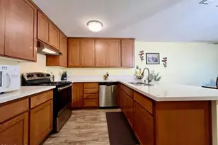 197 Creekside Cir, Sacramento, CA 95823 - Photo 7