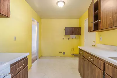 1421 Sequoia Avenue, Simi Valley, CA 93063 - Photo 11