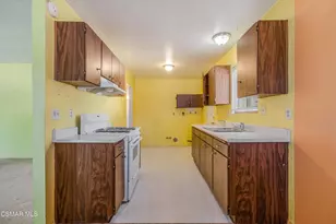 1421 Sequoia Ave, Simi Valley, CA 93063 - Photo 7