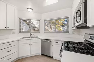 3192 Darby St, Simi Valley, CA 93063 - Photo 5