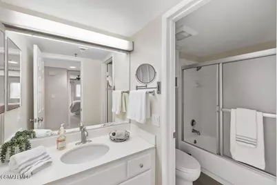 697 Sutton Crest Trail #302, Oak Park, CA 91377 - Photo 25