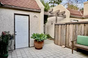 15652 Hillview Ln, Granada Hills, CA 91344 - Photo 3