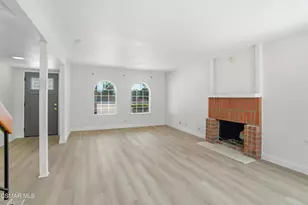 2183 E Chesterton St, Simi Valley, CA 93065 - Photo 21
