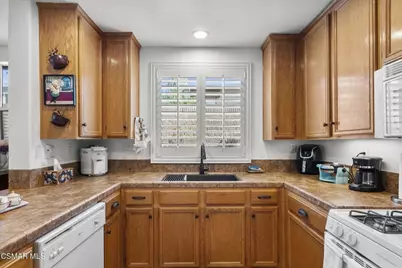 2046 Freesia Avenue, Simi Valley, CA 93063 - Photo 13